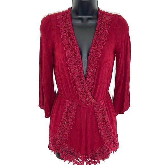 Forever 21 Burgundy Lace Romper 3/4 Sleeves Size Small - Picture 3 of 11